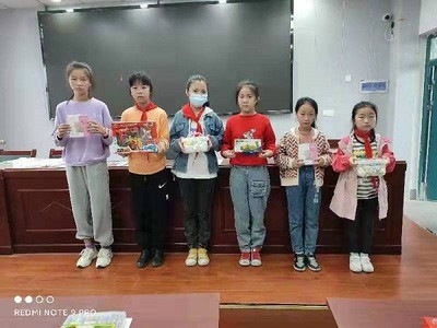 固镇县王庄仁爱中心小学举办&ldquo;童心永向党,永远跟党走&rdquo;主题书画比赛