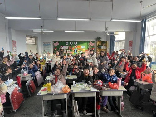 博爱秀珠小学与仁爱小学 元旦联欢会里的双重奏鸣